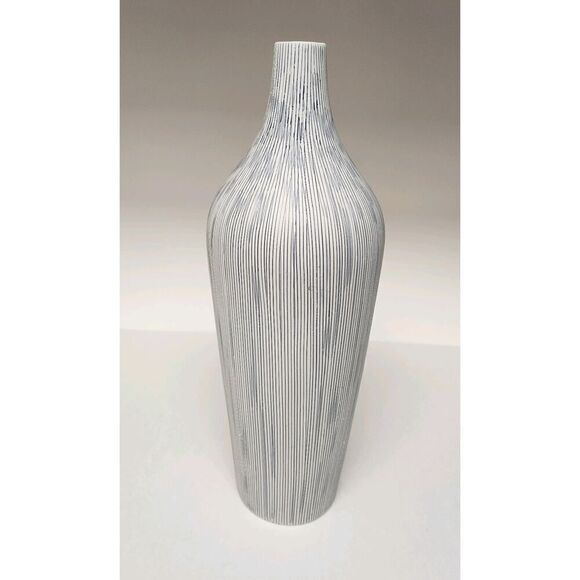 Home Decor Collection Bud Vases Style Fluted Vases Color White/Blue - Picture 3 of 9